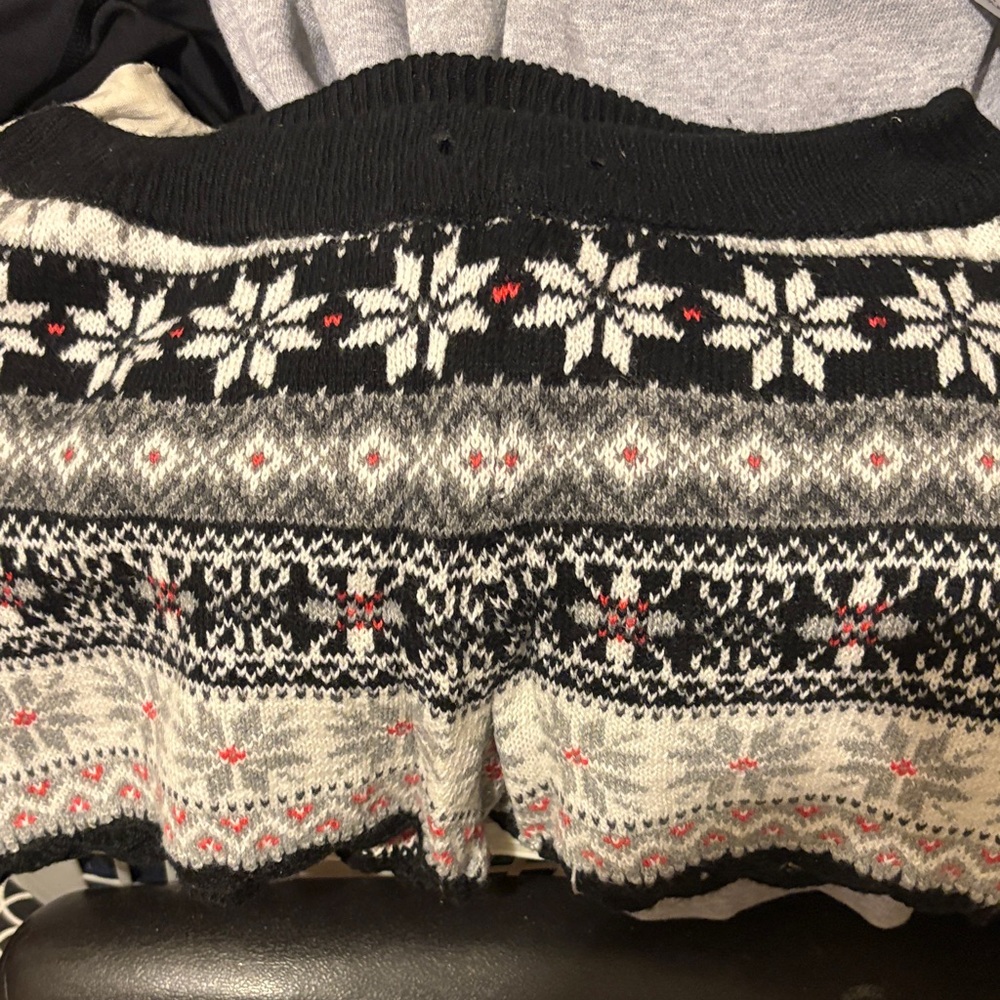 Bethany Mota Black and Gray Knit Sweater warm uo shorts